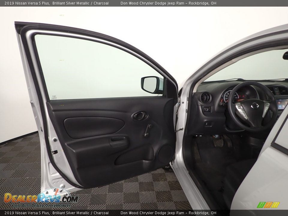 2019 Nissan Versa S Plus Brilliant Silver Metallic / Charcoal Photo #12