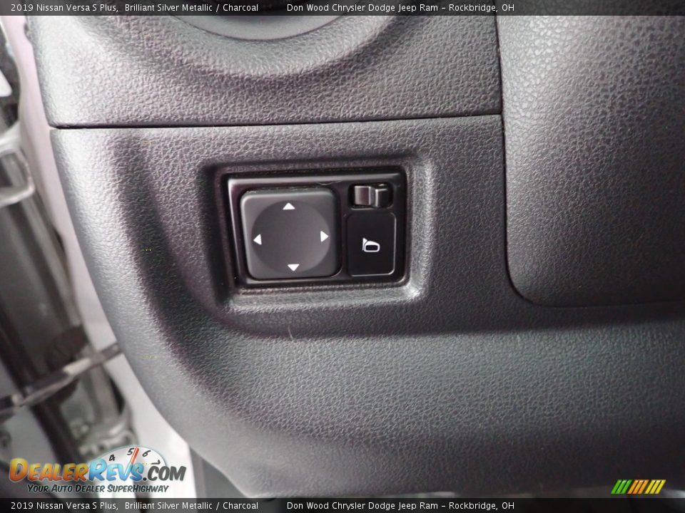 2019 Nissan Versa S Plus Brilliant Silver Metallic / Charcoal Photo #15