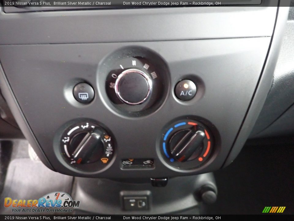 2019 Nissan Versa S Plus Brilliant Silver Metallic / Charcoal Photo #19