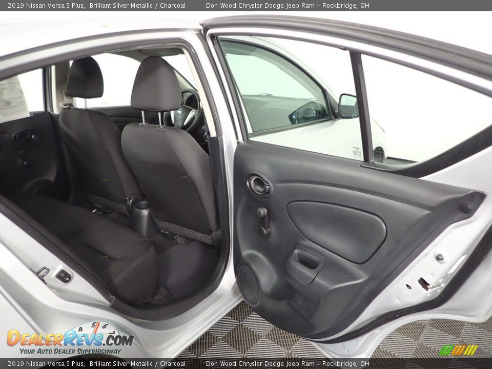 2019 Nissan Versa S Plus Brilliant Silver Metallic / Charcoal Photo #27