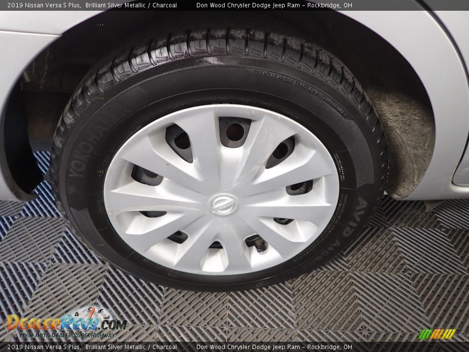 2019 Nissan Versa S Plus Brilliant Silver Metallic / Charcoal Photo #29