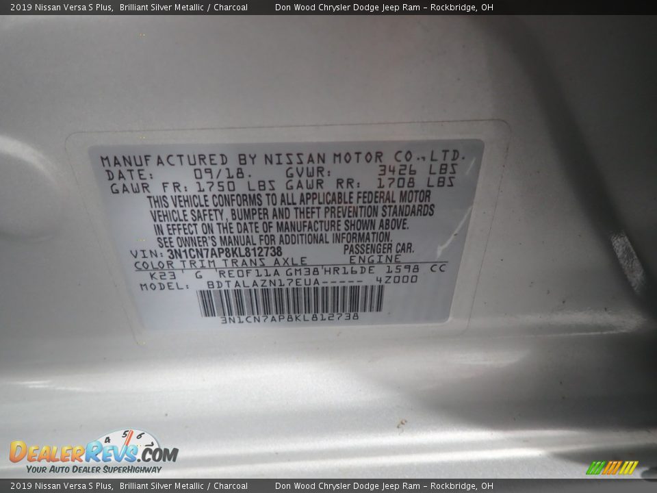 2019 Nissan Versa S Plus Brilliant Silver Metallic / Charcoal Photo #31