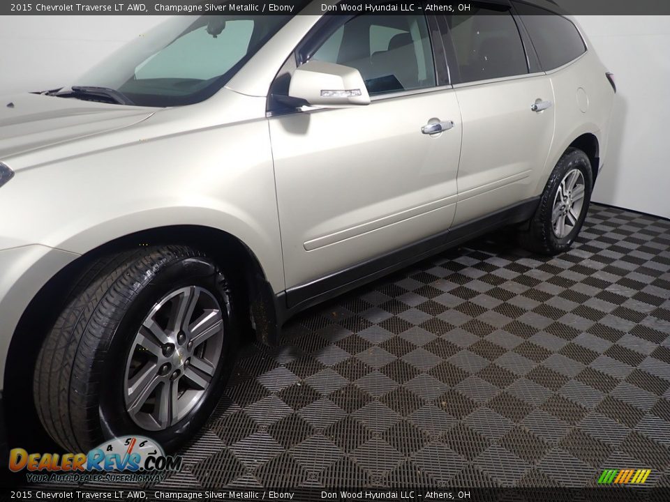 2015 Chevrolet Traverse LT AWD Champagne Silver Metallic / Ebony Photo #10
