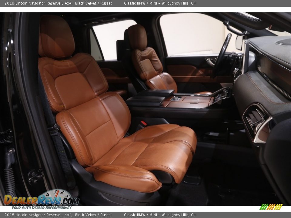 Front Seat of 2018 Lincoln Navigator Reserve L 4x4 Photo #19