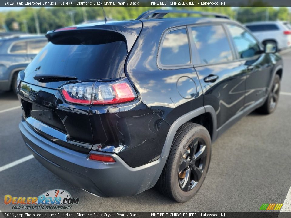 2019 Jeep Cherokee Latitude Plus 4x4 Diamond Black Crystal Pearl / Black Photo #5