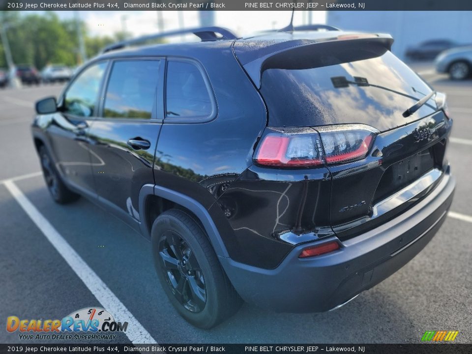 2019 Jeep Cherokee Latitude Plus 4x4 Diamond Black Crystal Pearl / Black Photo #6