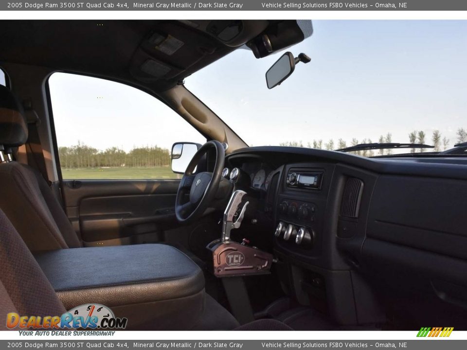 2005 Dodge Ram 3500 ST Quad Cab 4x4 Mineral Gray Metallic / Dark Slate Gray Photo #4