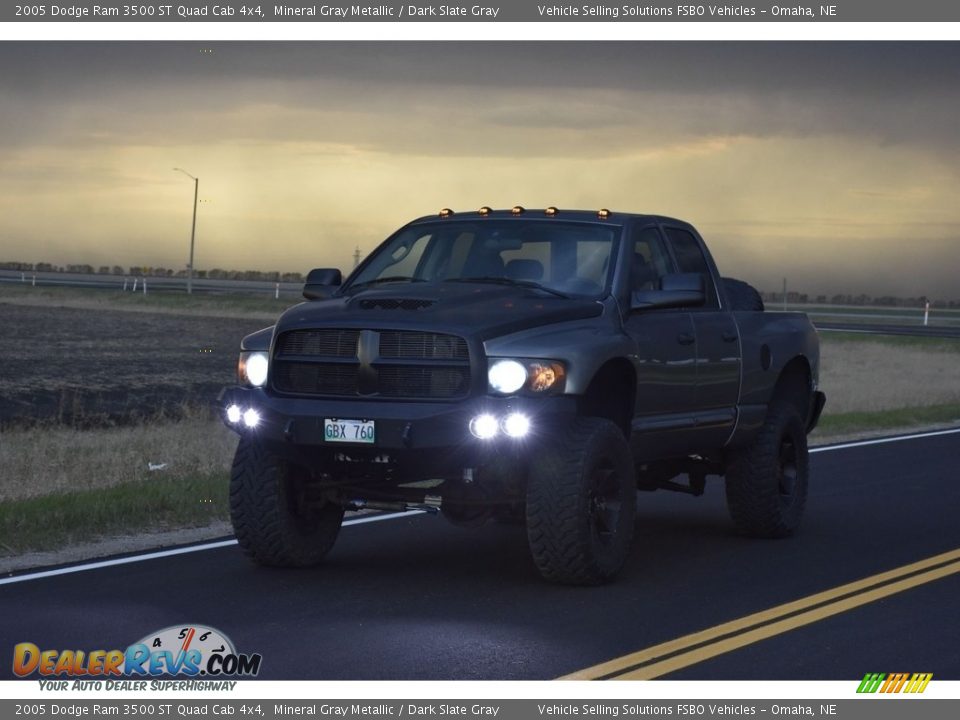 2005 Dodge Ram 3500 ST Quad Cab 4x4 Mineral Gray Metallic / Dark Slate Gray Photo #13