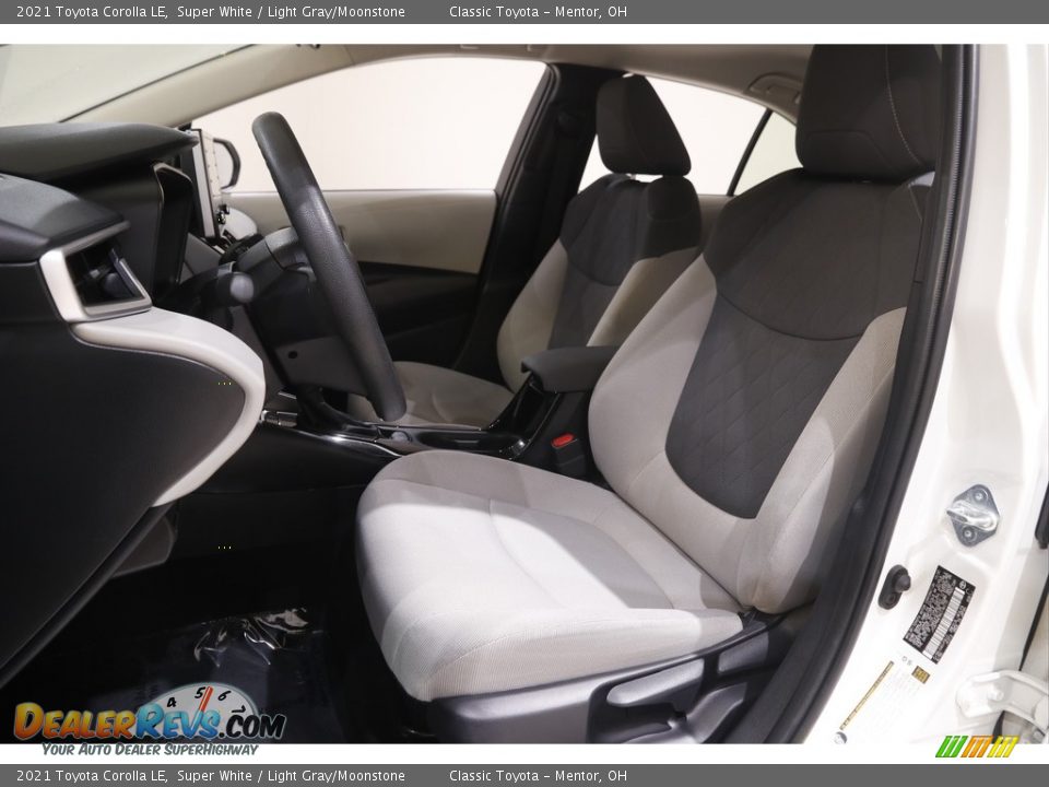 2021 Toyota Corolla LE Super White / Light Gray/Moonstone Photo #5