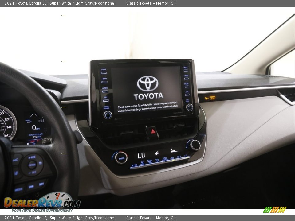 2021 Toyota Corolla LE Super White / Light Gray/Moonstone Photo #9