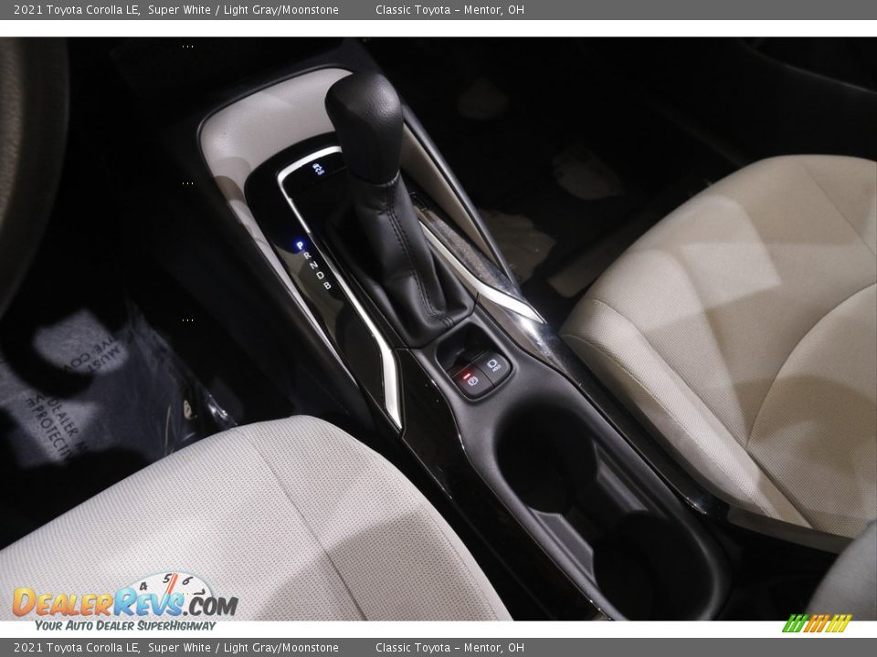 2021 Toyota Corolla LE Super White / Light Gray/Moonstone Photo #12