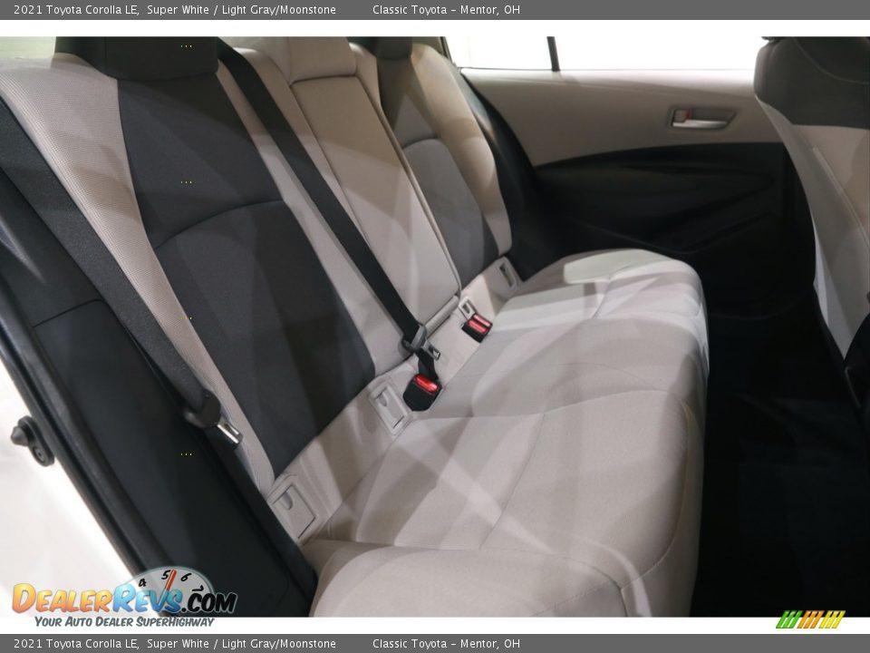 2021 Toyota Corolla LE Super White / Light Gray/Moonstone Photo #14