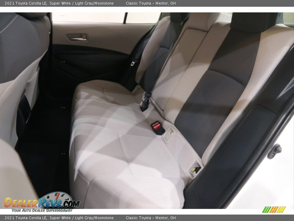 2021 Toyota Corolla LE Super White / Light Gray/Moonstone Photo #15