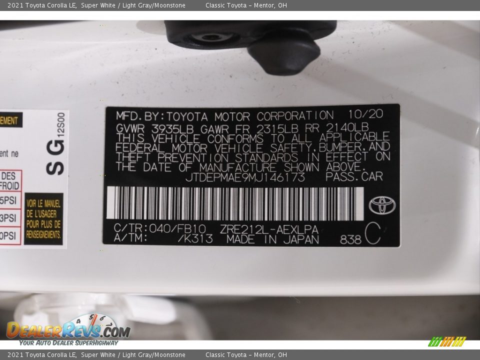 2021 Toyota Corolla LE Super White / Light Gray/Moonstone Photo #18