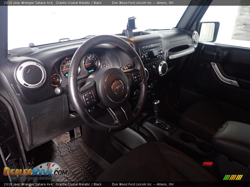 2018 Jeep Wrangler Sahara 4x4 Granite Crystal Metallic / Black Photo #24
