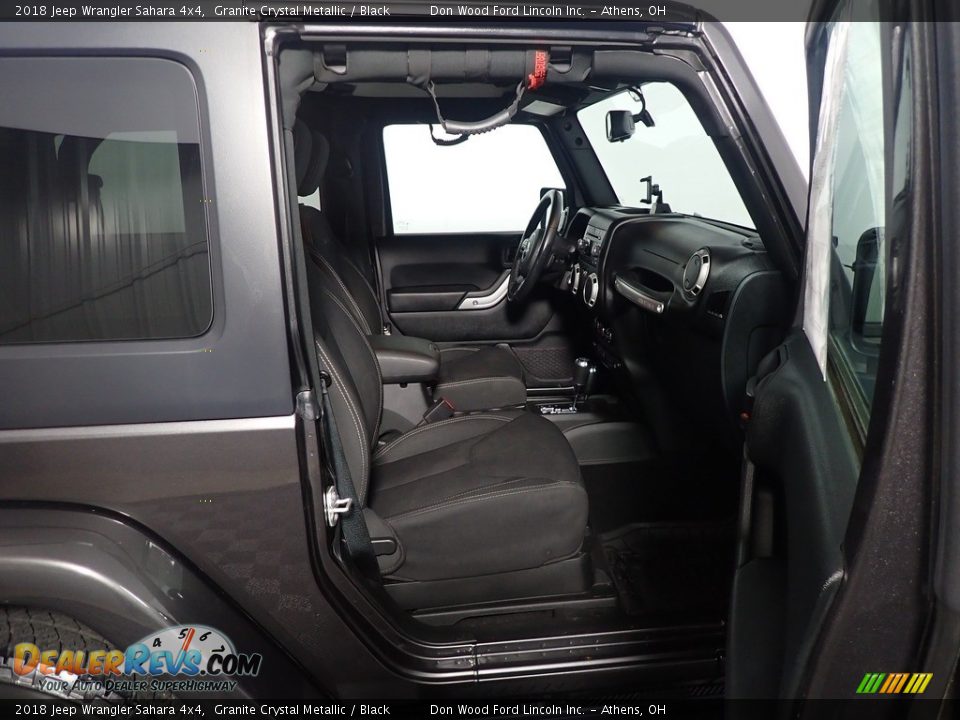 2018 Jeep Wrangler Sahara 4x4 Granite Crystal Metallic / Black Photo #33