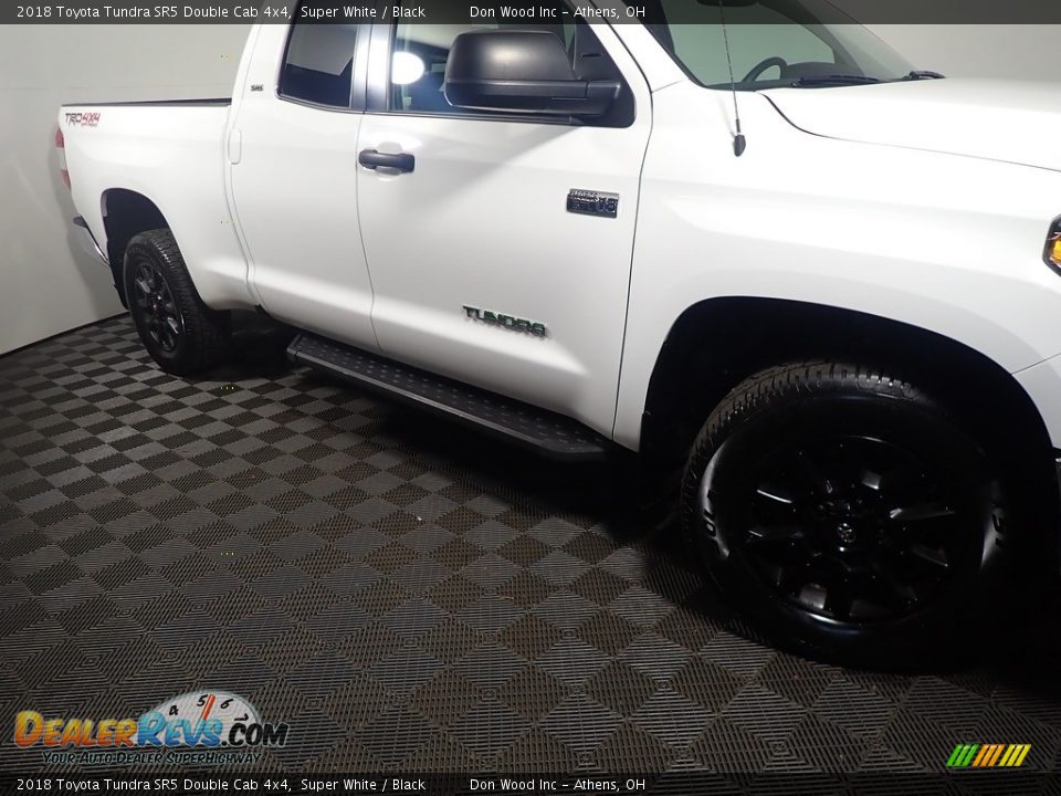 2018 Toyota Tundra SR5 Double Cab 4x4 Super White / Black Photo #5