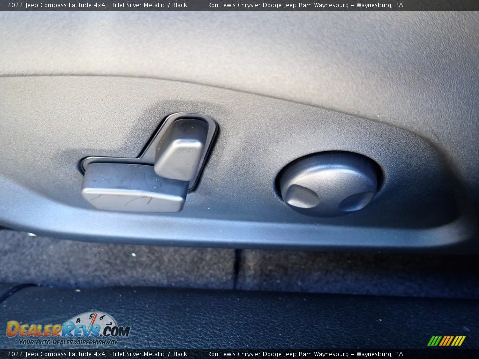2022 Jeep Compass Latitude 4x4 Billet Silver Metallic / Black Photo #16