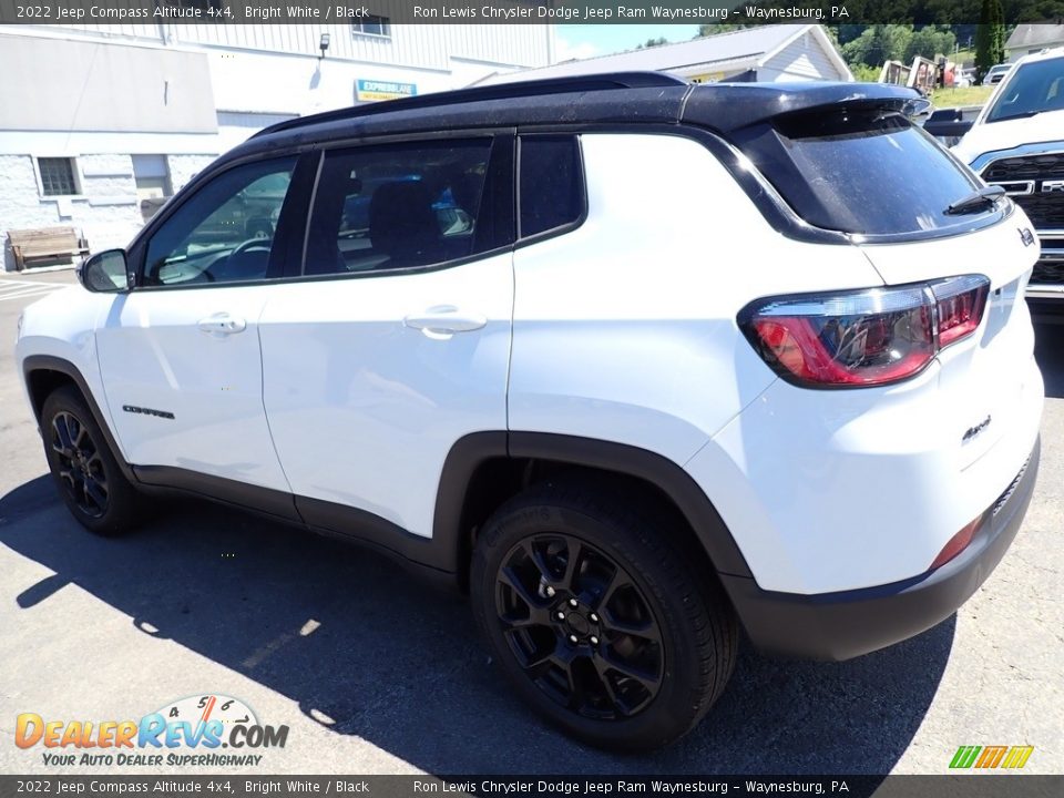 2022 Jeep Compass Altitude 4x4 Bright White / Black Photo #3