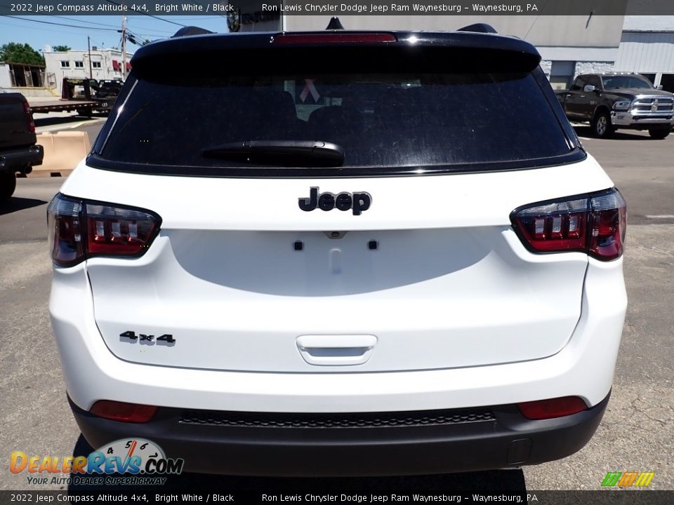 2022 Jeep Compass Altitude 4x4 Bright White / Black Photo #4