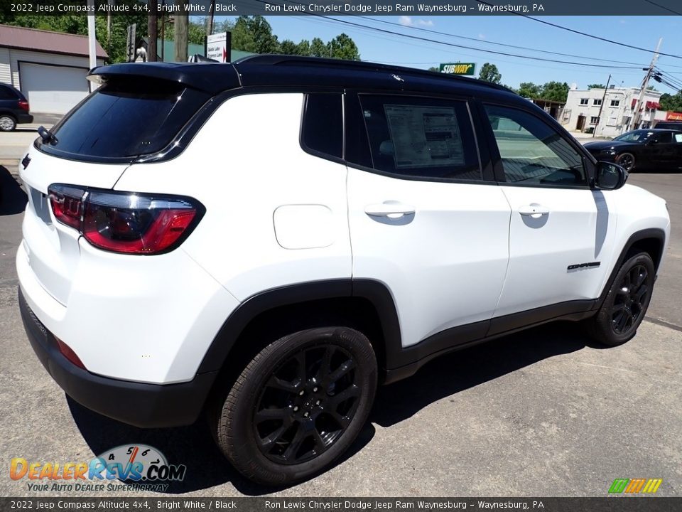 2022 Jeep Compass Altitude 4x4 Bright White / Black Photo #6