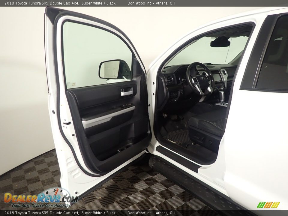 2018 Toyota Tundra SR5 Double Cab 4x4 Super White / Black Photo #20