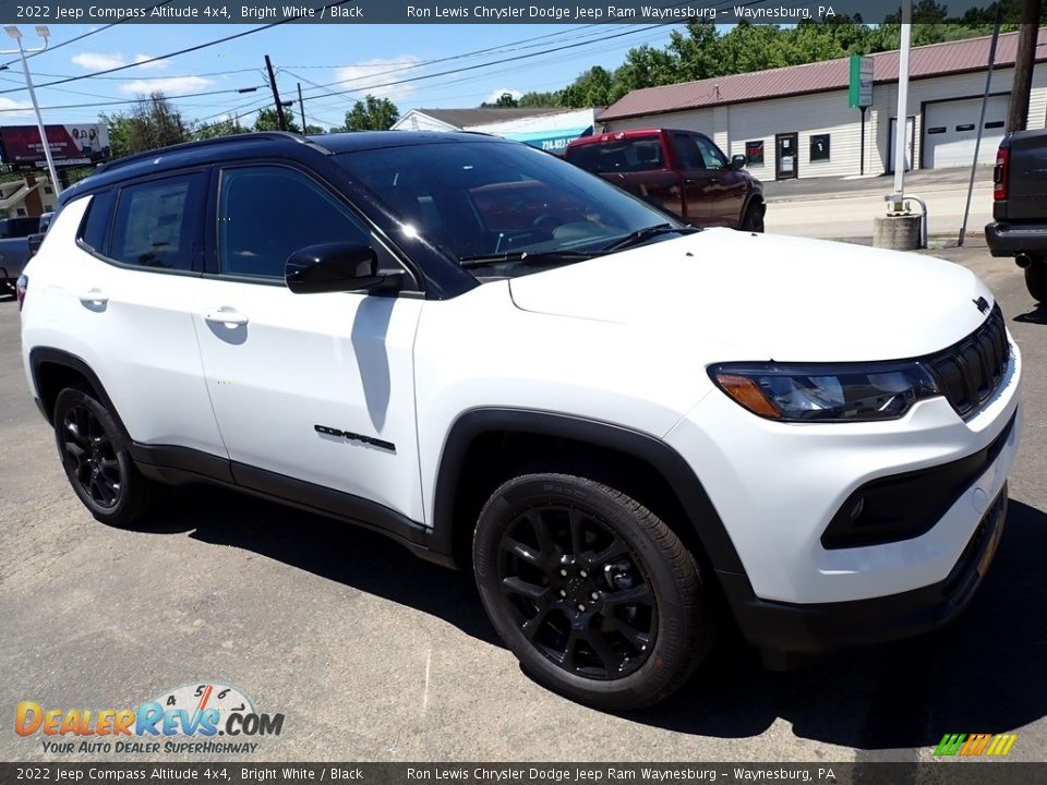 2022 Jeep Compass Altitude 4x4 Bright White / Black Photo #8