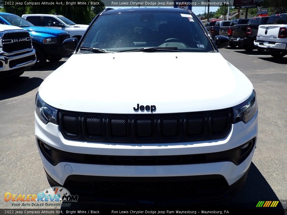 2022 Jeep Compass Altitude 4x4 Bright White / Black Photo #9