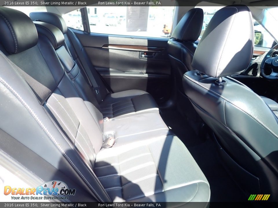 Rear Seat of 2016 Lexus ES 350 Photo #10