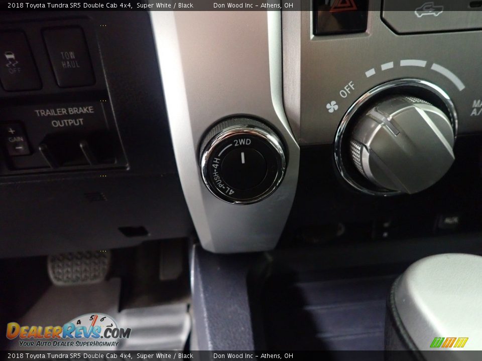 2018 Toyota Tundra SR5 Double Cab 4x4 Super White / Black Photo #33