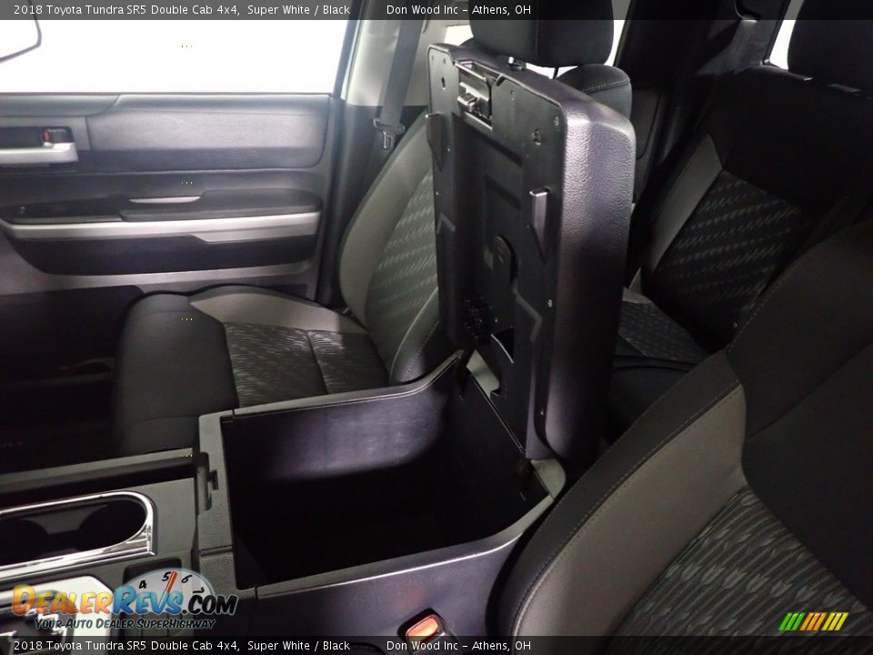 2018 Toyota Tundra SR5 Double Cab 4x4 Super White / Black Photo #35