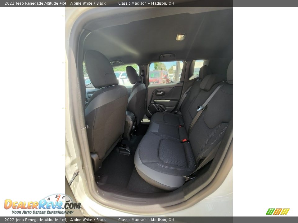 2022 Jeep Renegade Altitude 4x4 Alpine White / Black Photo #3