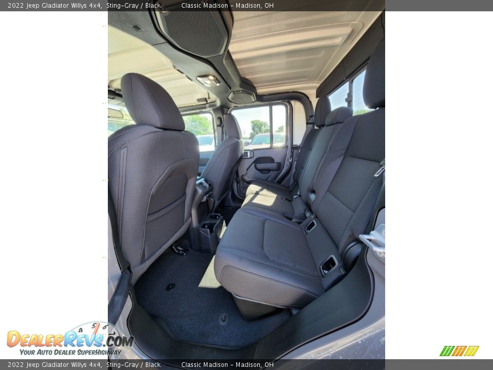 2022 Jeep Gladiator Willys 4x4 Sting-Gray / Black Photo #3