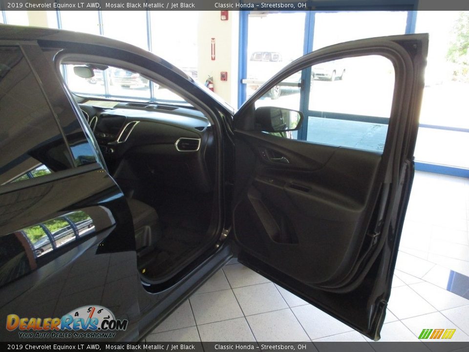 2019 Chevrolet Equinox LT AWD Mosaic Black Metallic / Jet Black Photo #17