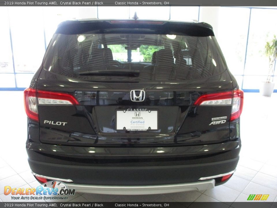 2019 Honda Pilot Touring AWD Crystal Black Pearl / Black Photo #8