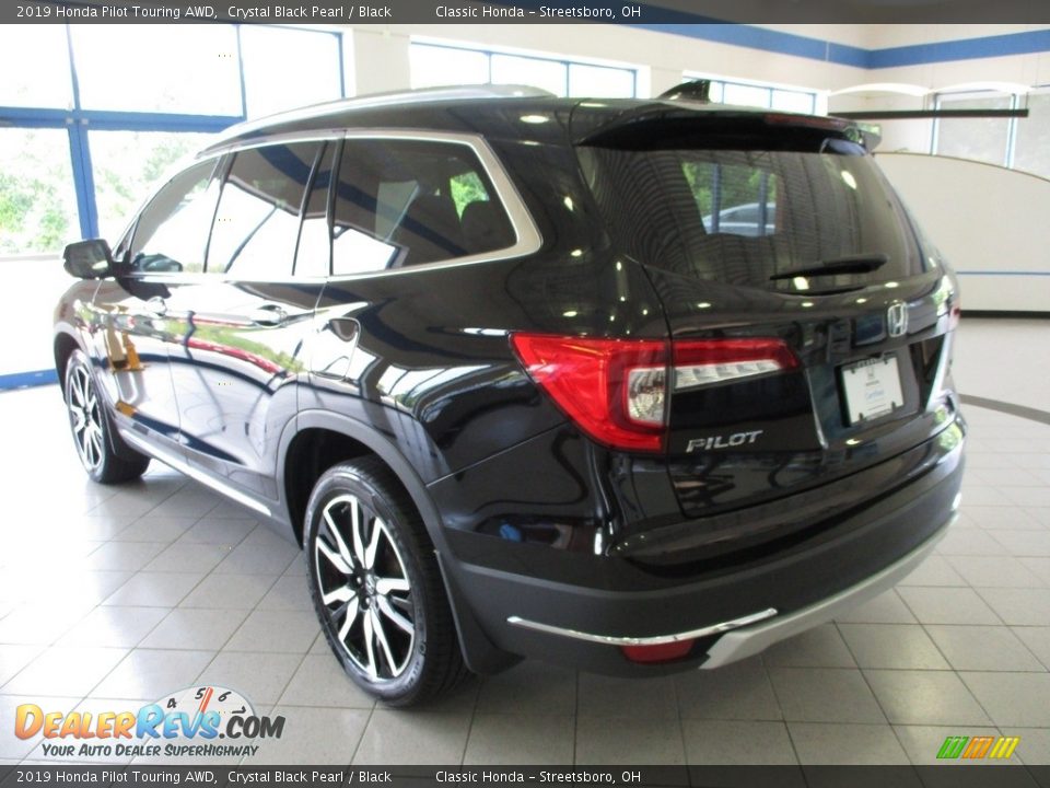 2019 Honda Pilot Touring AWD Crystal Black Pearl / Black Photo #9