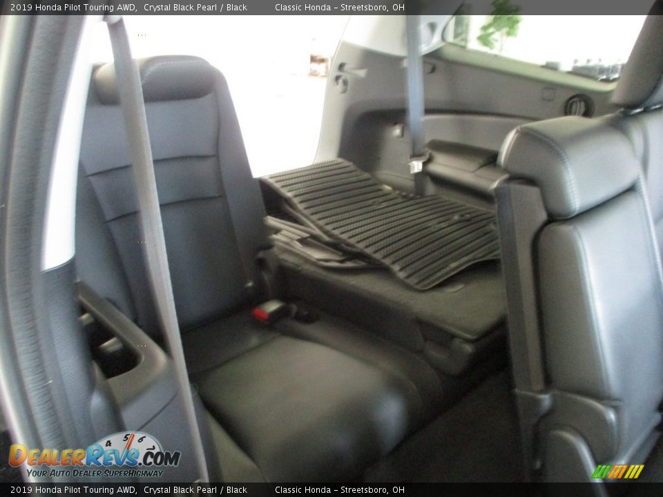 2019 Honda Pilot Touring AWD Crystal Black Pearl / Black Photo #21