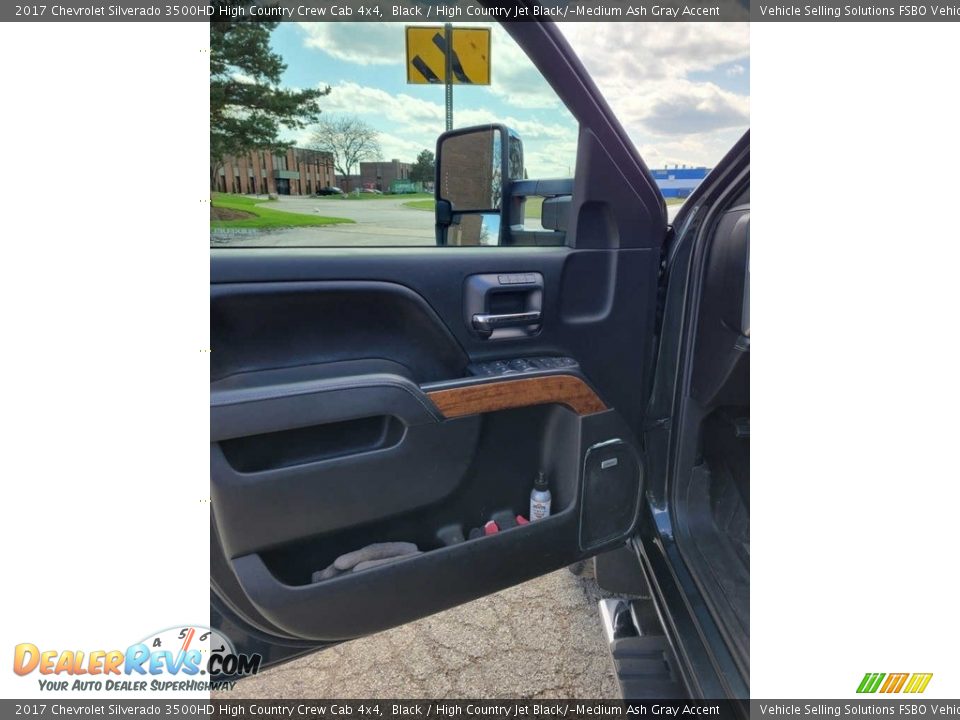 2017 Chevrolet Silverado 3500HD High Country Crew Cab 4x4 Black / High Country Jet Black/­Medium Ash Gray Accent Photo #22