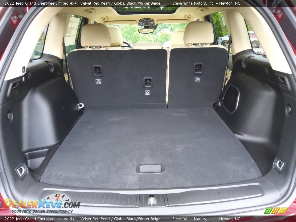 2022 Jeep Grand Cherokee Limited 4x4 Trunk Photo #15