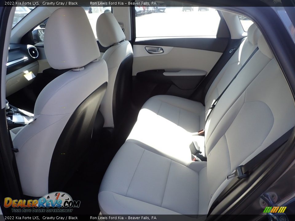 2022 Kia Forte LXS Gravity Gray / Black Photo #12