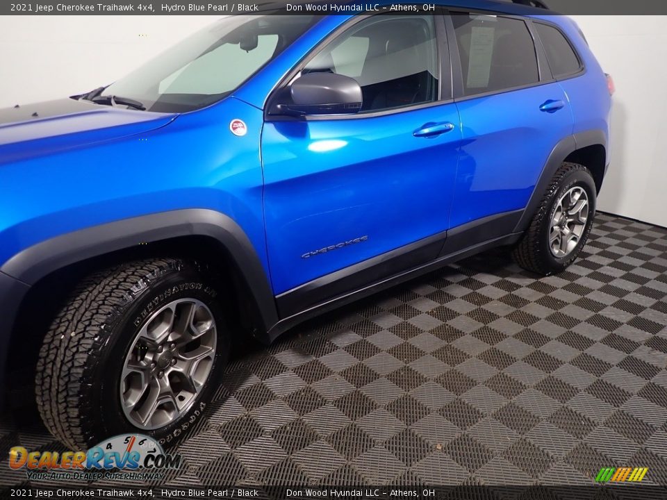2021 Jeep Cherokee Traihawk 4x4 Hydro Blue Pearl / Black Photo #10