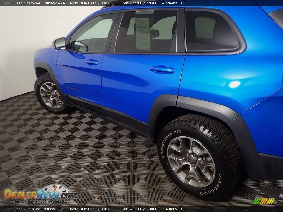 2021 Jeep Cherokee Traihawk 4x4 Hydro Blue Pearl / Black Photo #18
