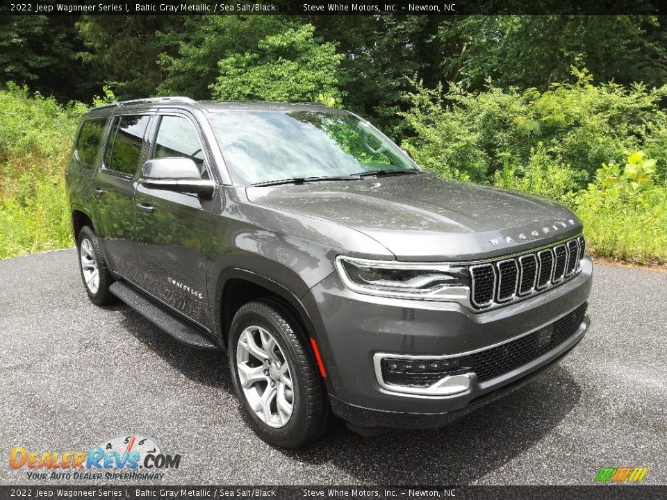 Front 3/4 View of 2022 Jeep Wagoneer Series I Photo #4