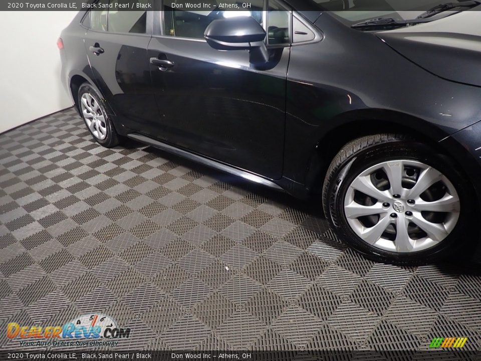 2020 Toyota Corolla LE Black Sand Pearl / Black Photo #4