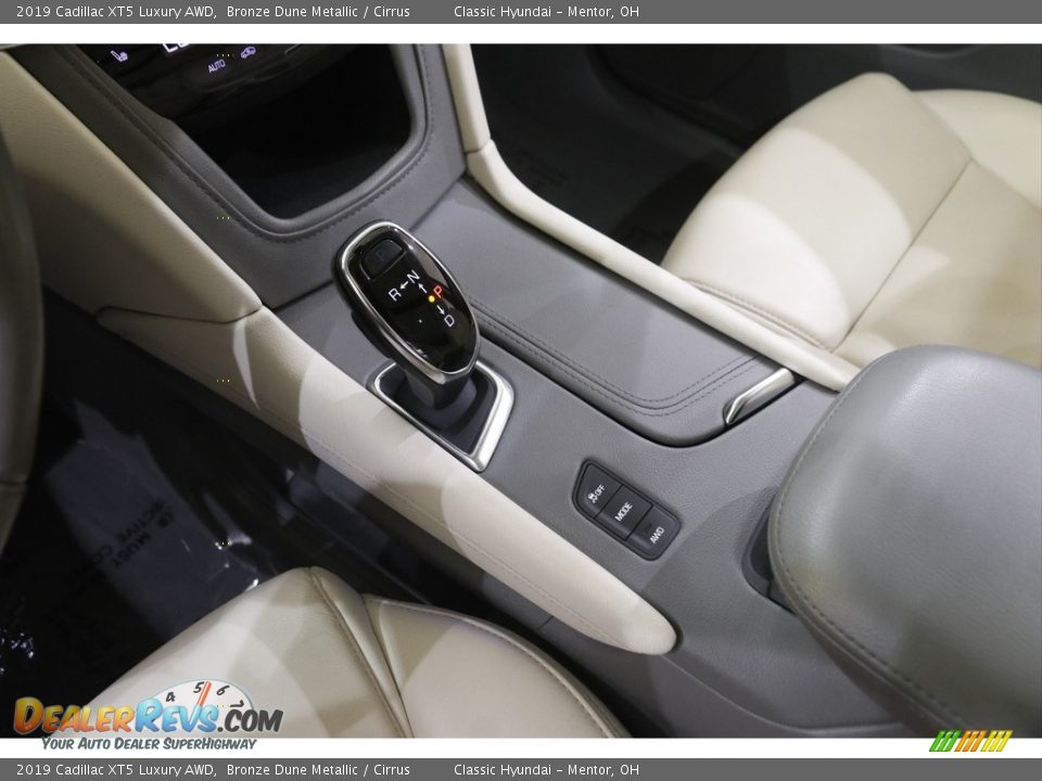 2019 Cadillac XT5 Luxury AWD Bronze Dune Metallic / Cirrus Photo #16