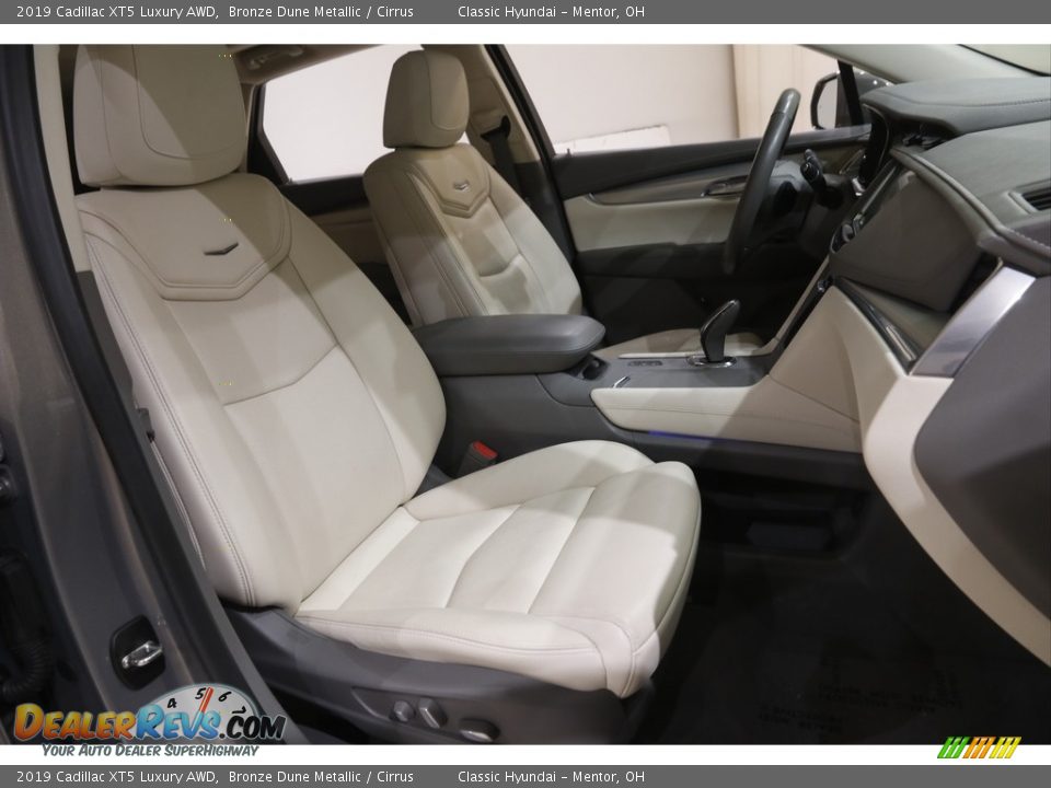 2019 Cadillac XT5 Luxury AWD Bronze Dune Metallic / Cirrus Photo #19