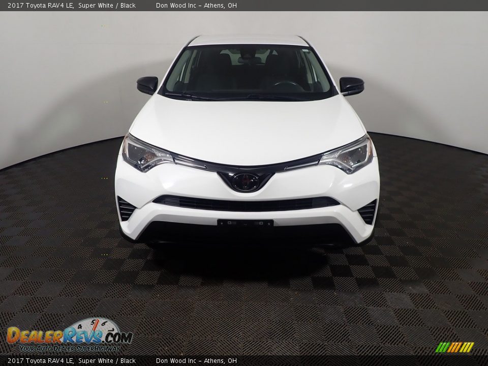2017 Toyota RAV4 LE Super White / Black Photo #5