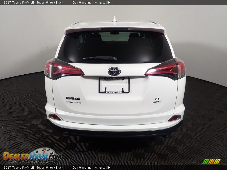 2017 Toyota RAV4 LE Super White / Black Photo #13
