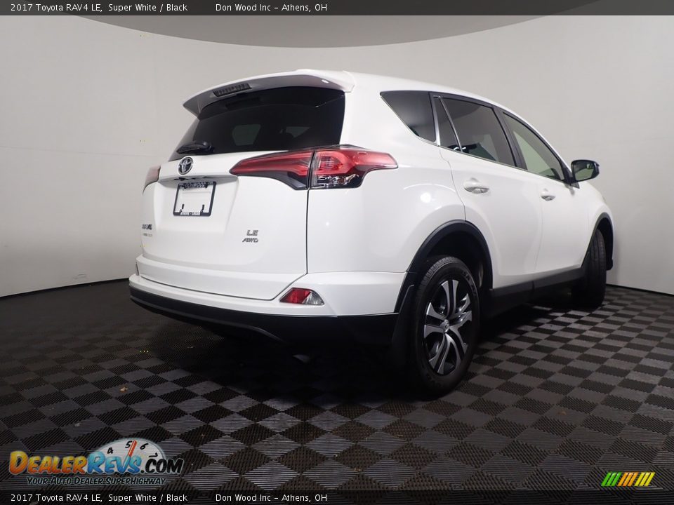 2017 Toyota RAV4 LE Super White / Black Photo #16