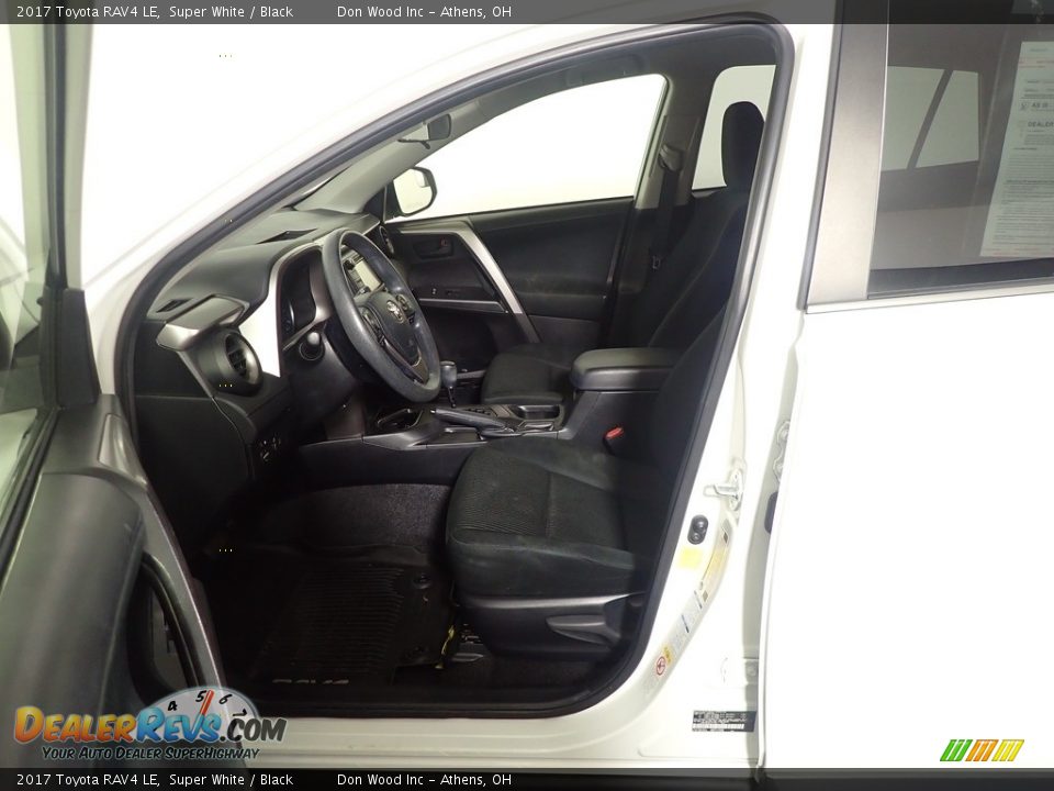 2017 Toyota RAV4 LE Super White / Black Photo #22